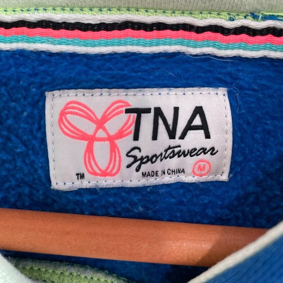 TNA hoodie - Picture 2 of 3